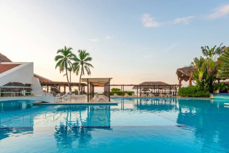 Park Royal Beach Ixtapa